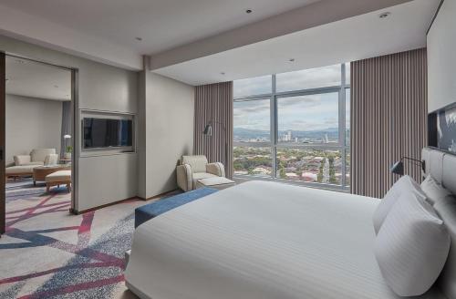 Crowne Plaza Manila Galleria