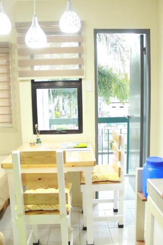 Private Retreat @ Poolfront