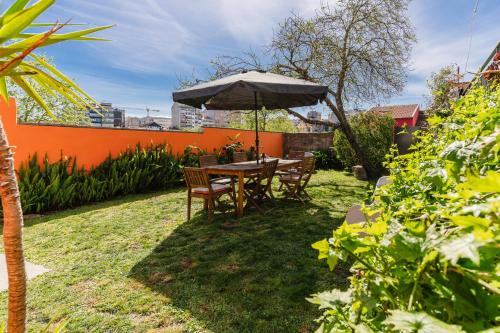 Peach Hostel & Suites