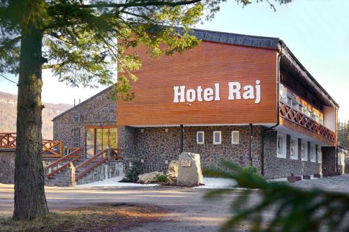 Hotel Raj
