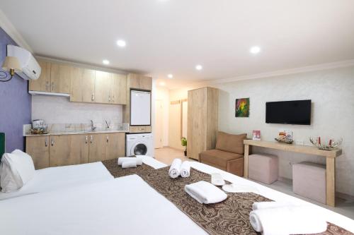 Loren Hotel Suites
