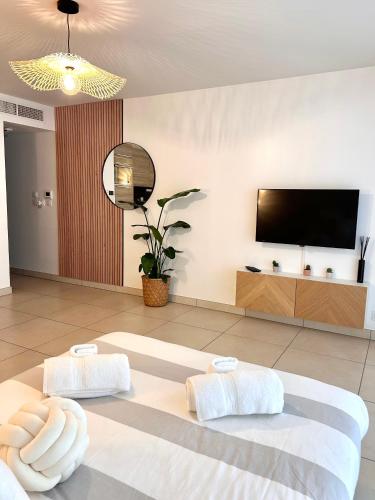 Studio NEUF - PORTES DE MONACO - Confort - Wifi - Clim