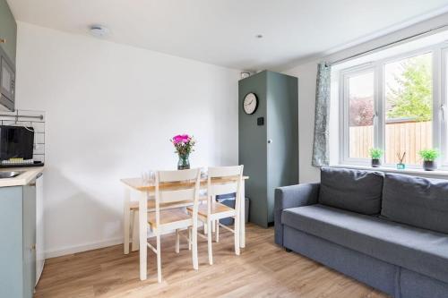 Salisbury Garden Apartment