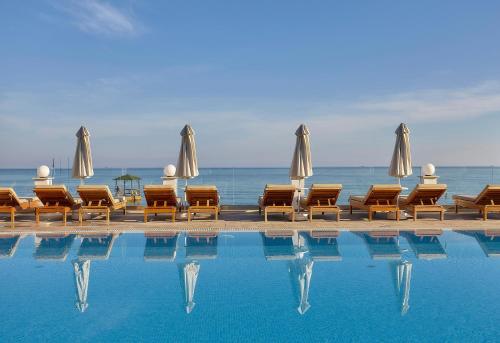 Alexander Beach Hotel & Village Resort