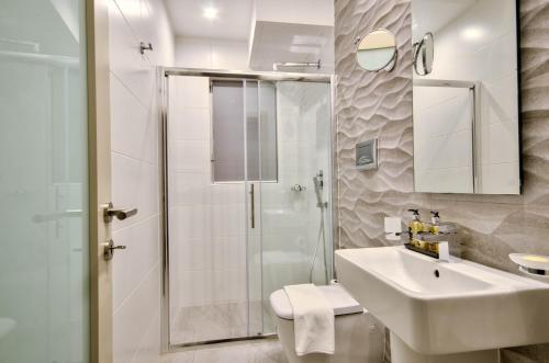 Jules Suites