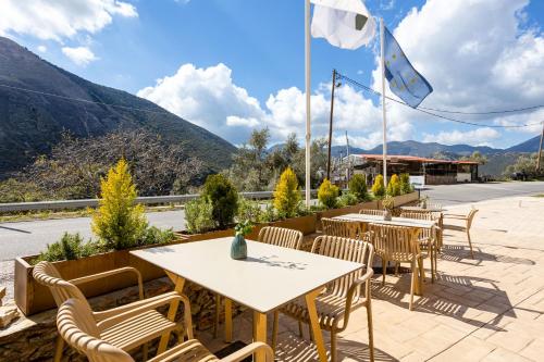 Denthis Hotel - Taygetos Mountain Getaway