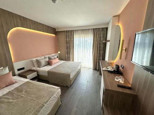 L'Oceanica Beach Resort Hotel