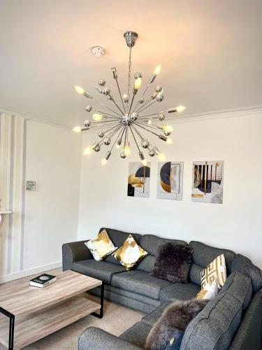 Private Parking, Urban Comfort & City Haven