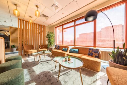 Mandarina Hotel Airport