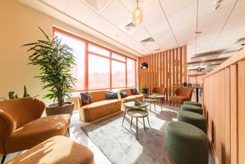 Mandarina Hotel Airport