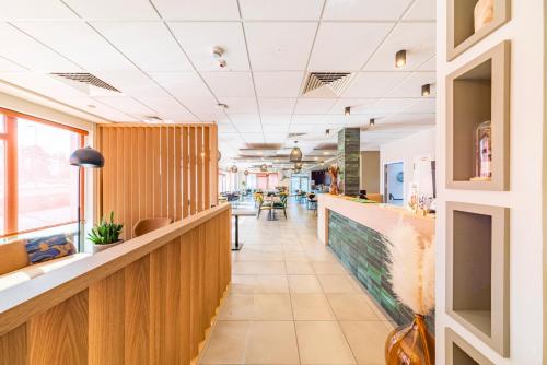 Mandarina Hotel Airport