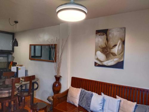 Z and J Transient House