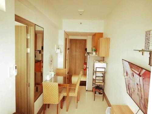 The ICONIC: Comfortable living by Awsom Phil