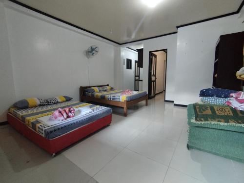 Riverside at Aninuan Accommodation and Food