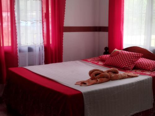 Riverside at Aninuan Accommodation and Food