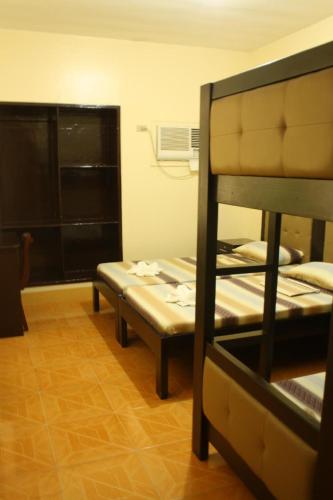 Oslob Malonzo Pension House