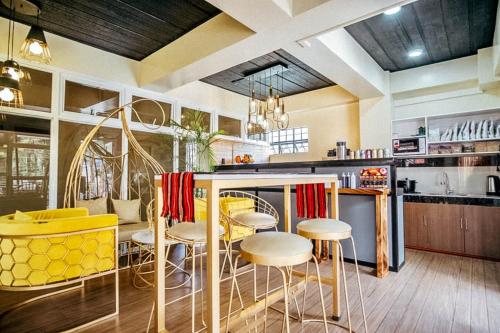 Reddoorz @ Campo Filipino Dormitelle Bag