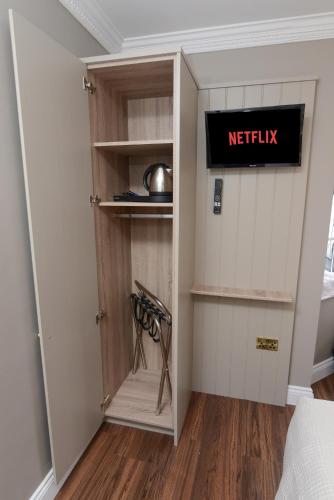 Aaron House Bed and Breakfast