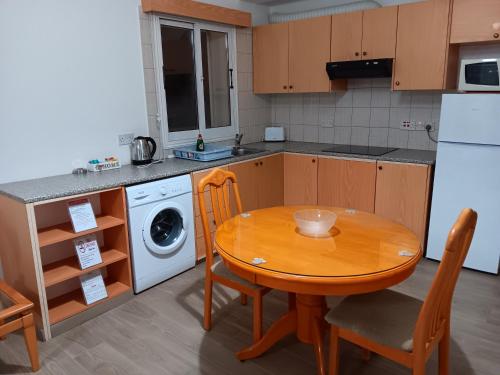 Pari Holiday Apartments