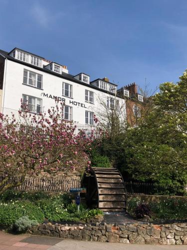 Manor Hotel