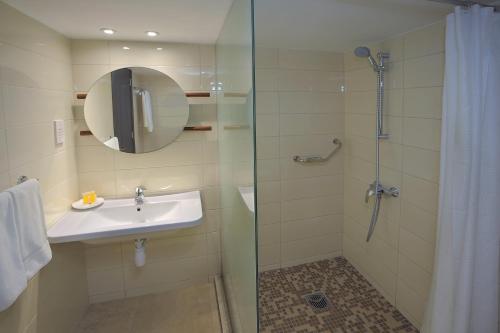 Nelia Beach Hotel