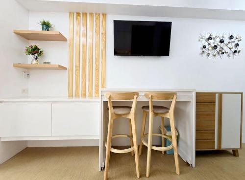 Avida Towers Davao COZY STUDIO with NETFLIX and FAST WIFI