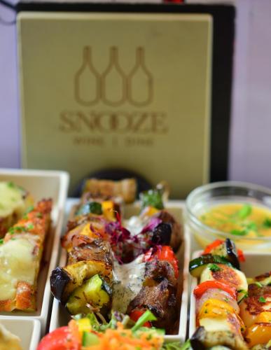 Snooze Wine Bar