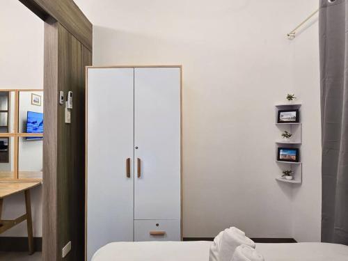 1BR Condotel with Balcony at FAME Residences #FM23