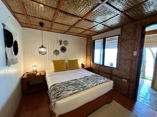El Nido Beach Huts
