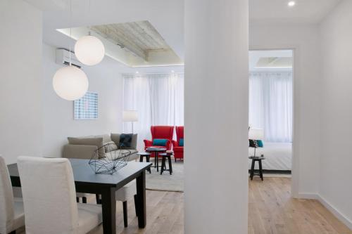 Angel Main Square Center