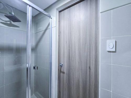 1BR Condotel with Balcony at FAME Residences #FM39