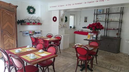 P'tit Dej-HOTEL Martigues Le 5