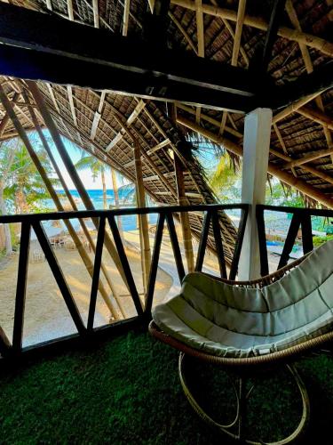 On Board Panglao Beach Hostel and Resort