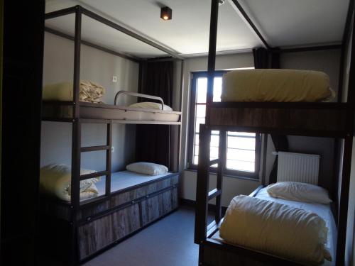 Brxxl 5 City Centre Hostel