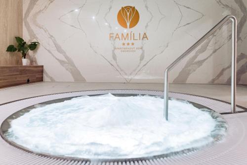 Apartment Building Família