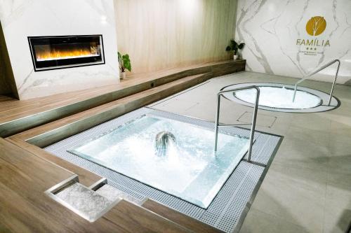 Apartment Building Família