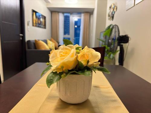 Executive Gem beside Malls and Bars at Uptown BGC