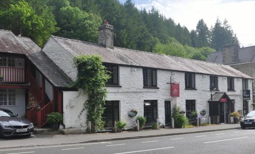 Dragon Hotel & Restaurant
