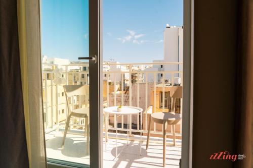 Stuart Rooms by Zzzing