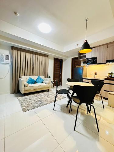 KR's Cozy 2-Bedroom Unit at Horizons 101