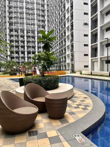 JoVis Place Staycation near MOA(Wifi & Netflix)