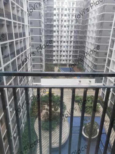JoVis Place Staycation near MOA(Wifi & Netflix)