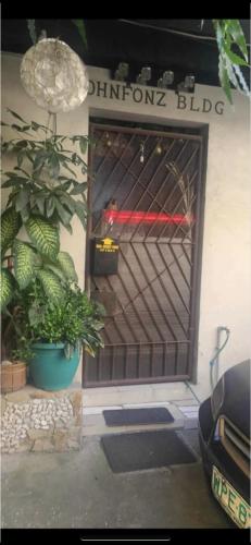 JOHNFONZ BUILDING Cozy Room