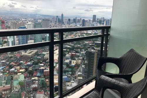 Modern furnished Penthse view on say