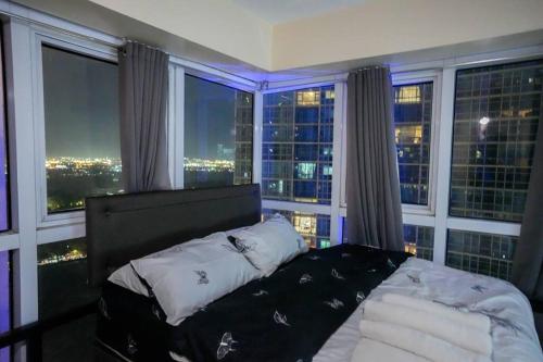 A2J Luxury BGC 2BR Loft Near High Street Taguig