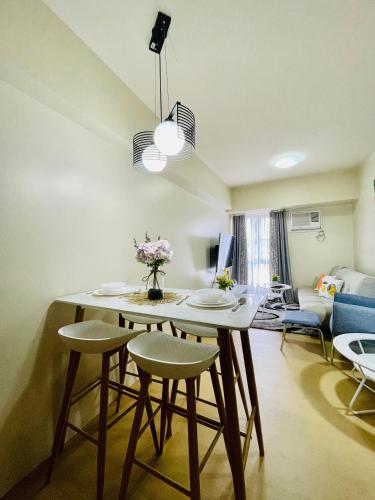 Cozy 1-Bedroom at Centrio Towers beside Ayala Mall