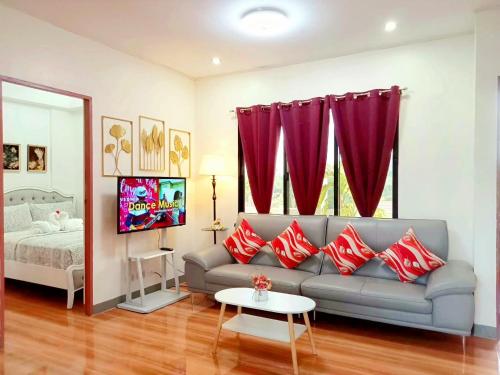 Secluded Apartment with Full Kitchen & Balcony Garden View