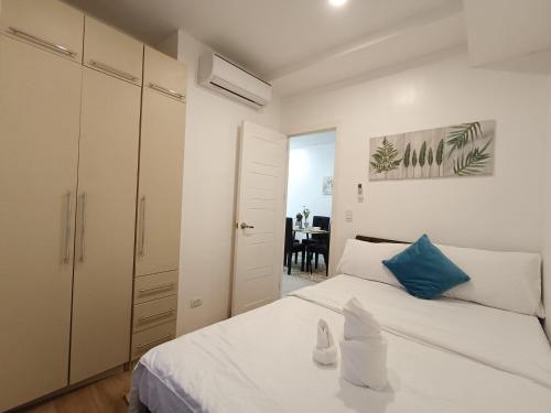 2bedrooms 2toilet& bath Matina Enclaves Condo