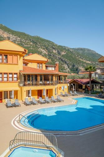Belcehan Beach Hotel