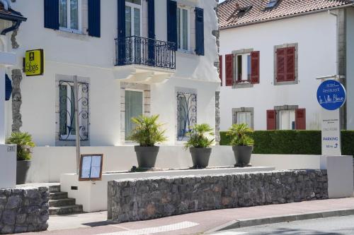 Logis Hôtel la Villa Bleue - Laurent Rodriguez